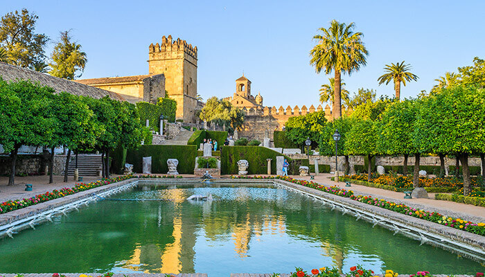 Forntida monument och majestätisk arkitektur i pittoreska Córdoba