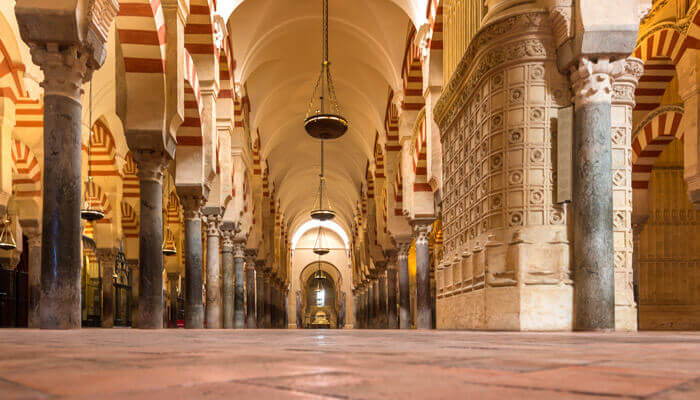Förtrollande panorama av Mezquitas fina skönhet och magnifika buor