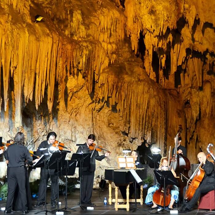 Nerja Guide - International Festival of Music and Dance i Nerja Caves