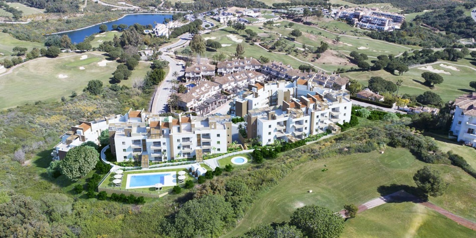 Excellent frontline golf development in Mijas Costa. Aereal view of the complex